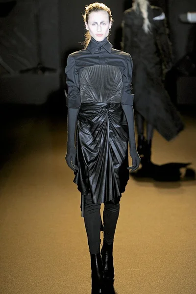 Look 25